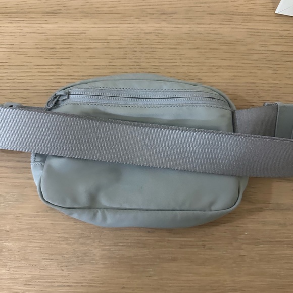 Lululemon crossbody - Picture 4 of 4